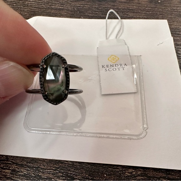 Kendra Scott Elyse Double Band Ring in Gunmetal with Black Mother of Pearl sz7-8 - Picture 6 of 16